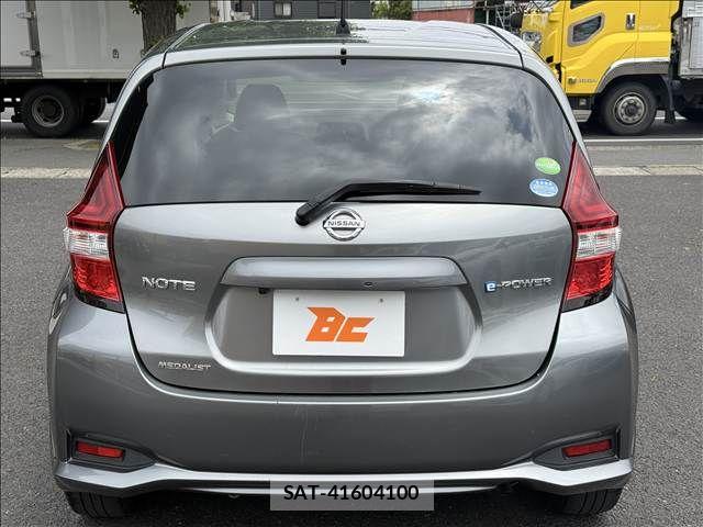 Nissan NOTE 2018-01 6910600-22