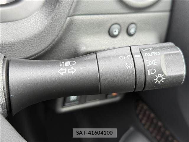 Nissan NOTE 2018-01 6910600-26