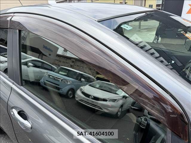 Nissan NOTE 2018-01 6910600-29