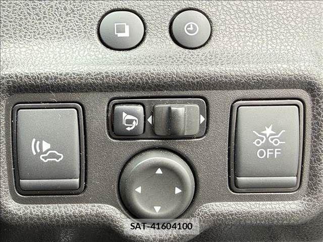 Nissan NOTE 2018-01 6910600-3