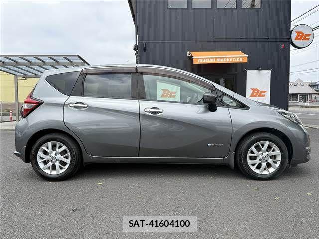Nissan NOTE 2018-01 6910600-6