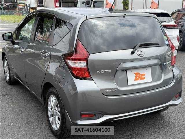 Nissan NOTE 2018-01 6910600-7