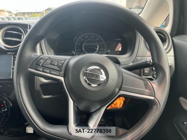 Nissan NOTE 2018-03 6910637-13