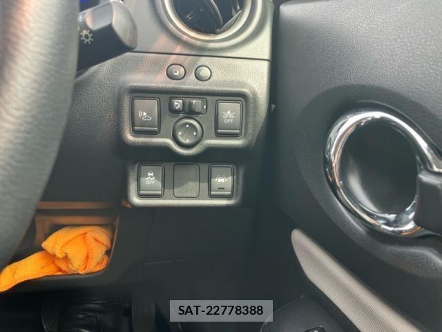 Nissan NOTE 2018-03 6910637-16