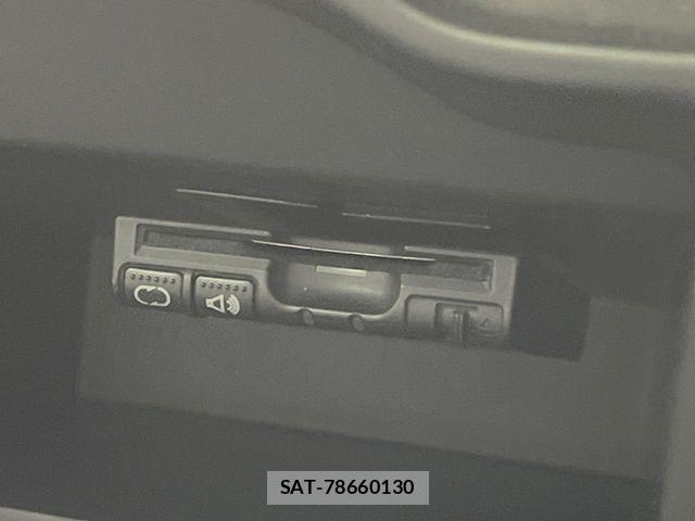 Nissan NOTE 2018-10 6910615-5