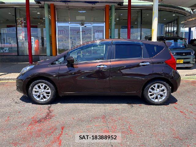 Nissan NOTE 2015-02 6910620-13