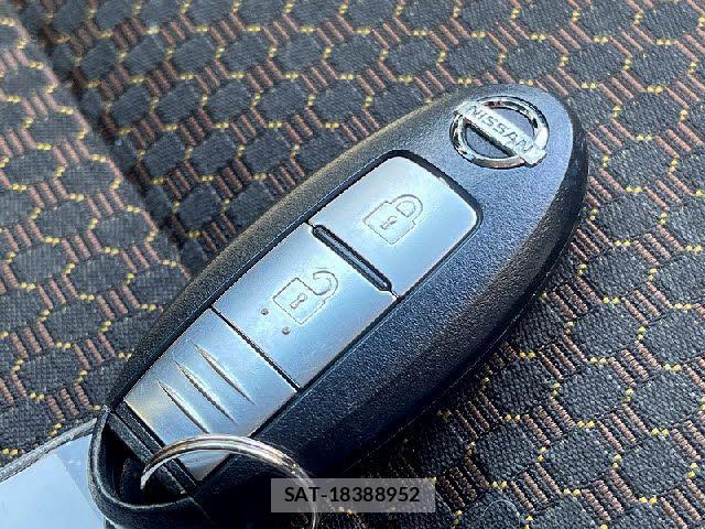 Nissan NOTE 2015-02 6910620-18