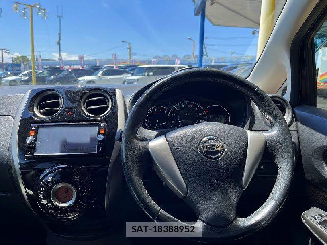 Nissan NOTE 2015-02 6910620-1