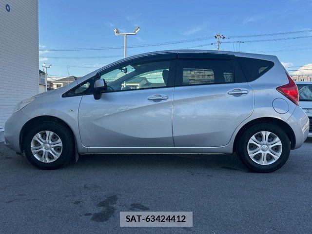 Nissan NOTE 2013-07 6910630-15