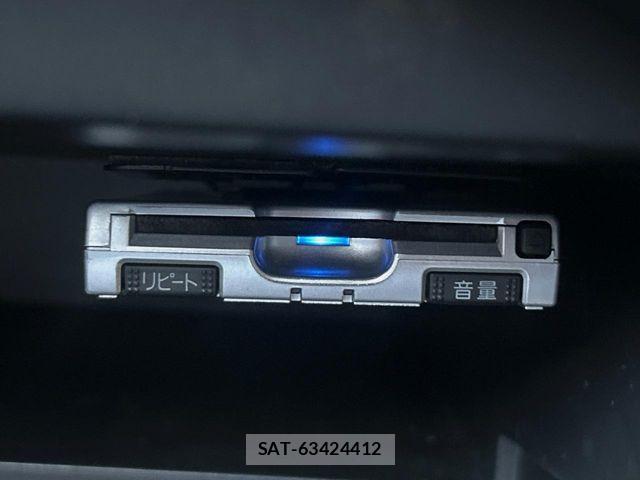 Nissan NOTE 2013-07 6910630-4