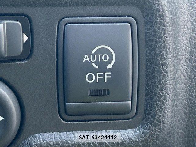 Nissan NOTE 2013-07 6910630-5