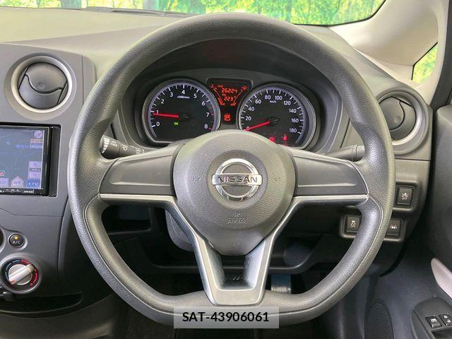 Nissan NOTE 2017-02 6910610-11