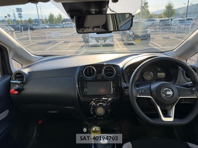 Nissan NOTE 2018-03 6910633-11