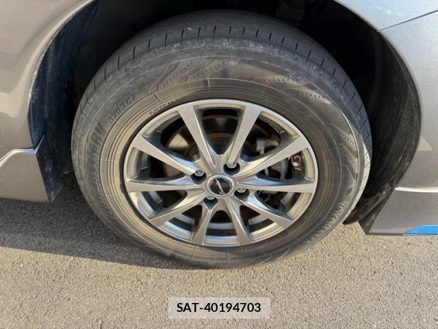 Nissan NOTE 2018-03 6910633-6