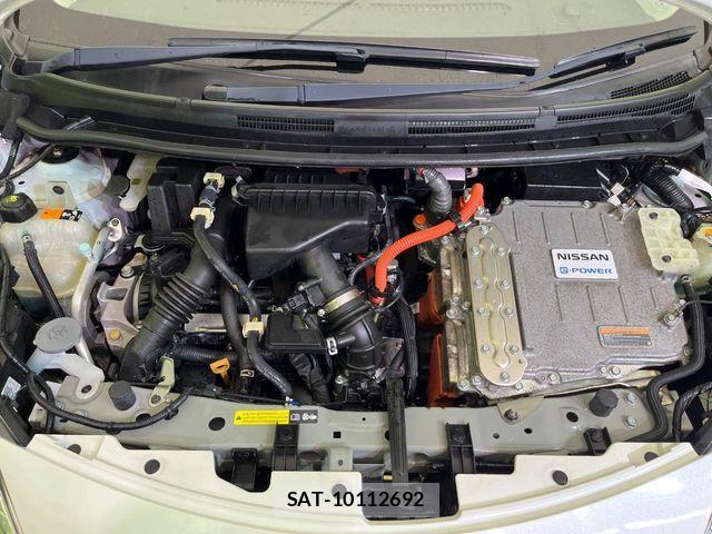 Nissan NOTE 2018-10 6910571-17