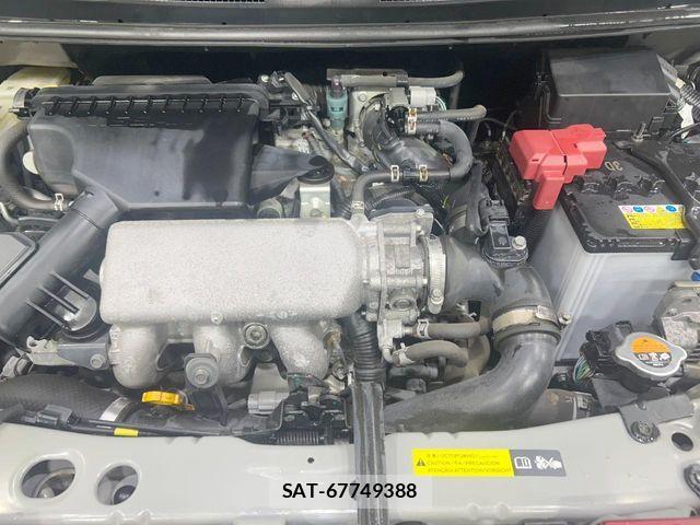 Nissan NOTE 2013-04 6910629-17