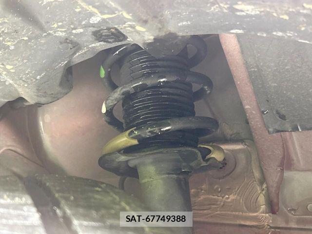 Nissan NOTE 2013-04 6910629-19