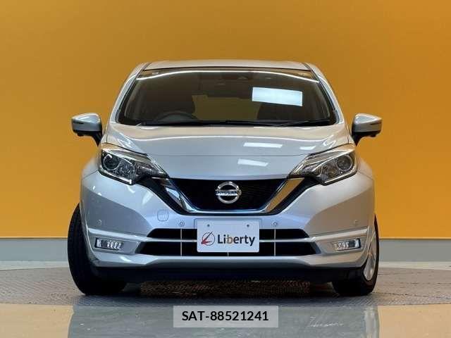 Nissan NOTE 2018-01 6910575-11