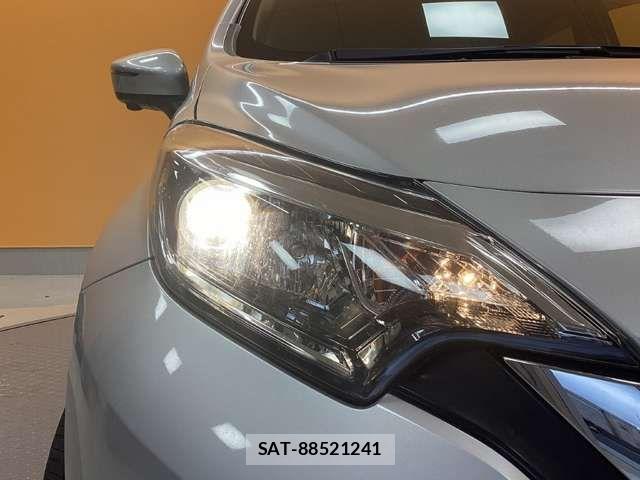 Nissan NOTE 2018-01 6910575-12