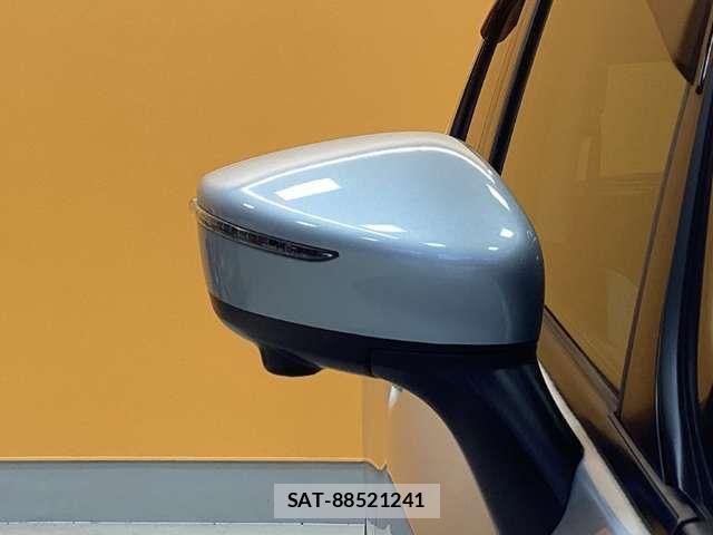 Nissan NOTE 2018-01 6910575-13
