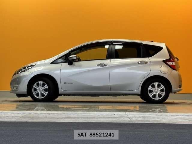 Nissan NOTE 2018-01 6910575-5