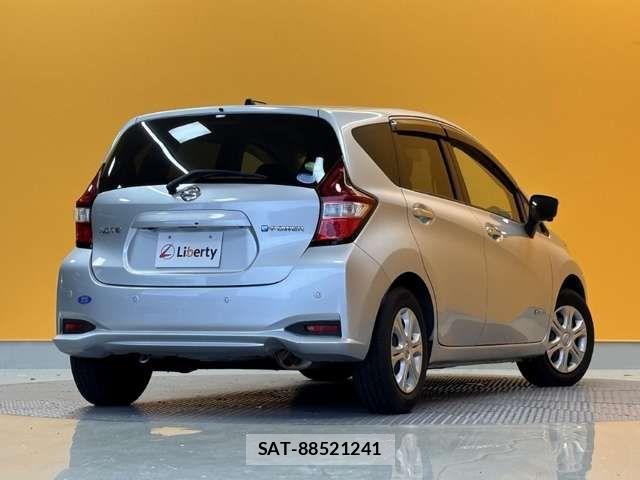 Nissan NOTE 2018-01 6910575-8
