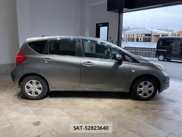 Nissan NOTE 2014-04 6910622-6