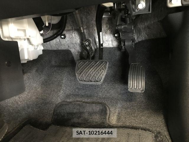 Nissan NOTE 2016-06 6910573-17