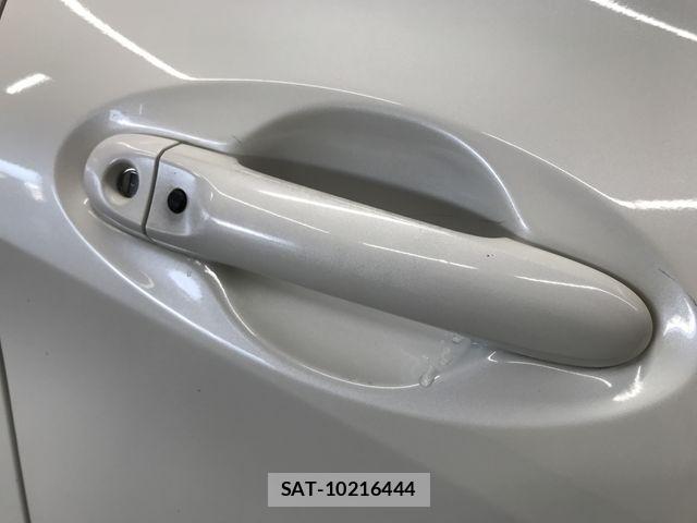 Nissan NOTE 2016-06 6910573-21