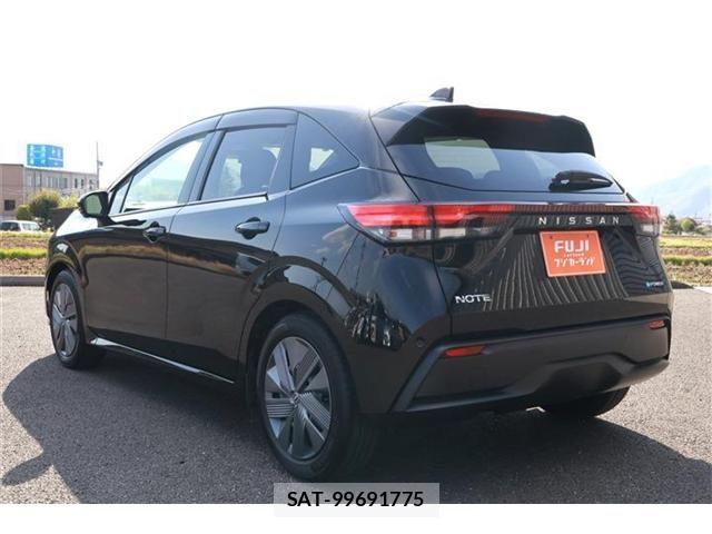 Nissan NOTE 2022-03 6910494-17