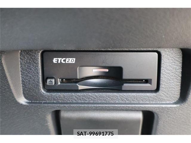 Nissan NOTE 2022-03 6910494-5