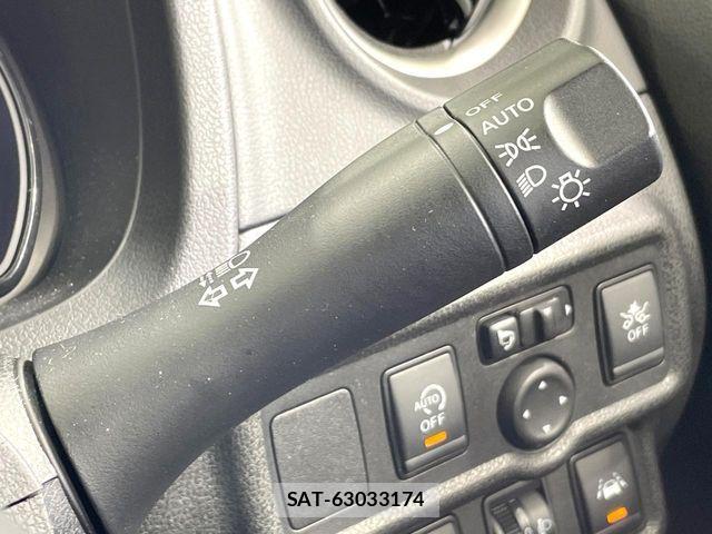 Nissan NOTE 2019-02 6910581-6