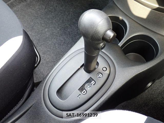 Nissan NOTE 2019-02 6910586-9