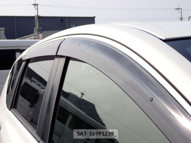 Nissan NOTE 2019-02 6910586-23