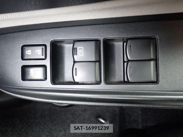 Nissan NOTE 2019-02 6910586-6
