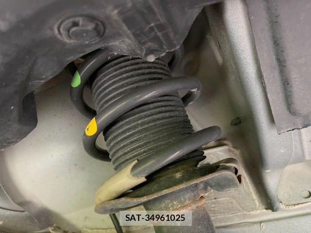 Nissan NOTE 2017-07 6910623-19