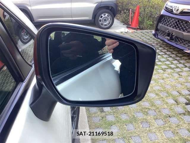 Nissan NOTE 2017-03 6910546-14