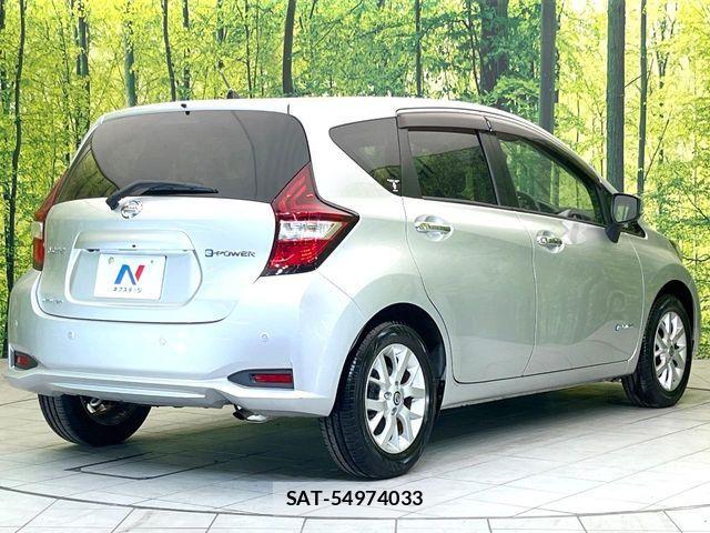 Nissan NOTE 2018-10 6910570-16
