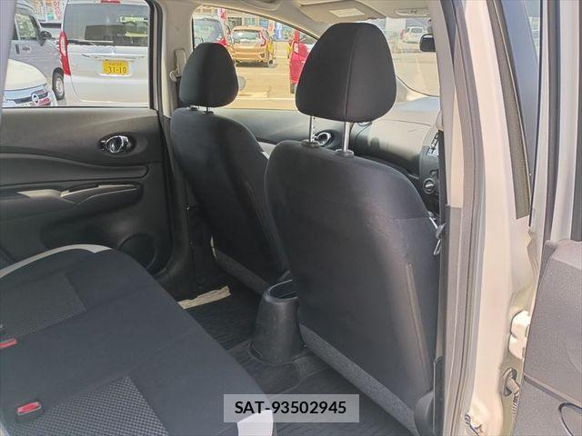 Nissan NOTE 2017-04 6910628-14