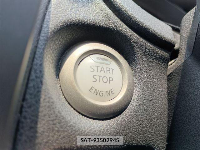 Nissan NOTE 2017-04 6910628-21