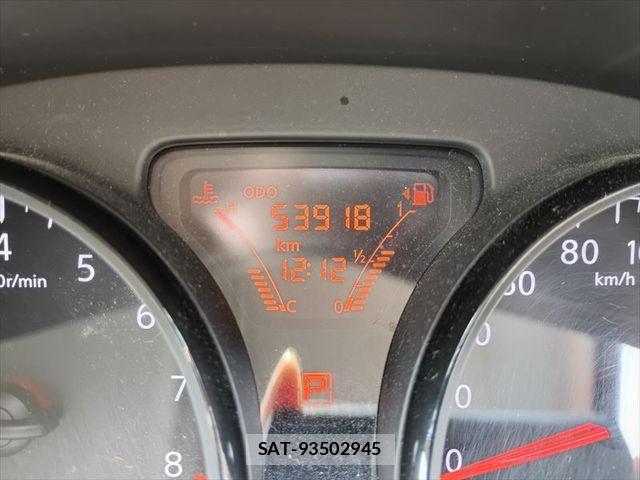 Nissan NOTE 2017-04 6910628-25