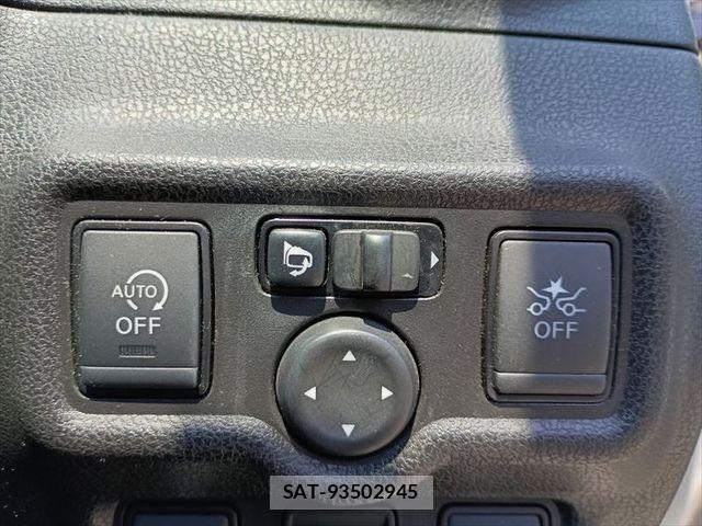 Nissan NOTE 2017-04 6910628-26