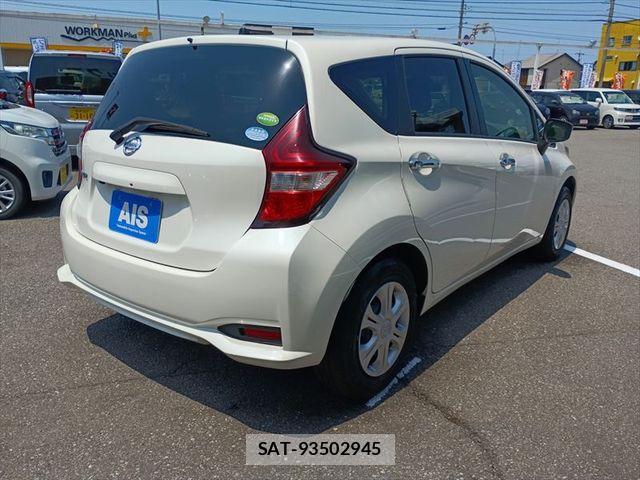Nissan NOTE 2017-04 6910628-2