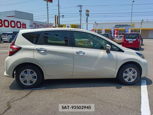 Nissan NOTE 2017-04 6910628-3