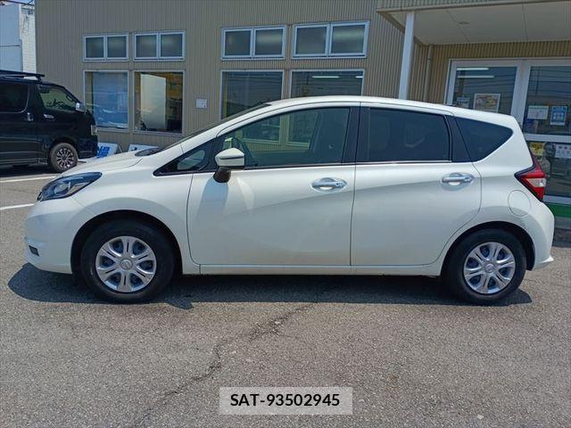 Nissan NOTE 2017-04 6910628-4