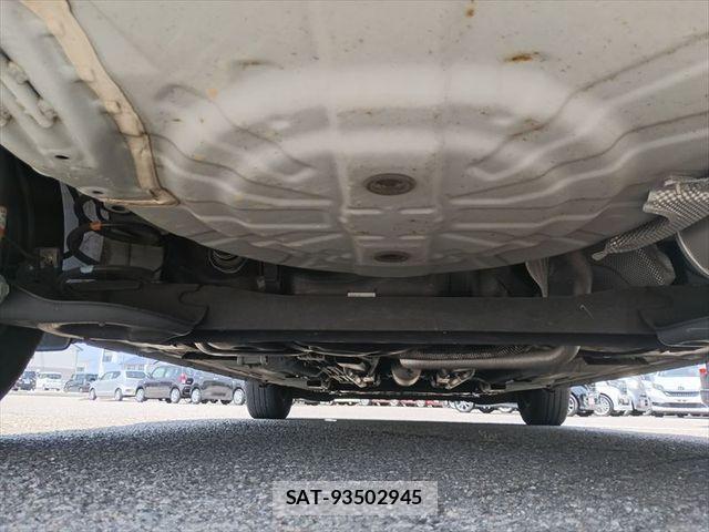 Nissan NOTE 2017-04 6910628-5