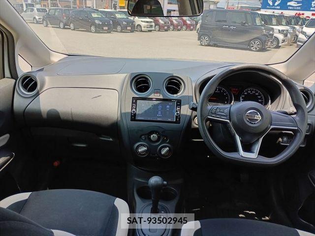 Nissan NOTE 2017-04 6910628-6