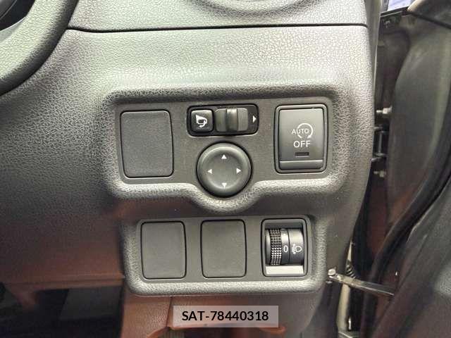 Nissan NOTE 2013-06 6910639-10