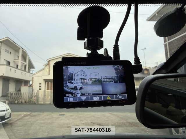 Nissan NOTE 2013-06 6910639-12