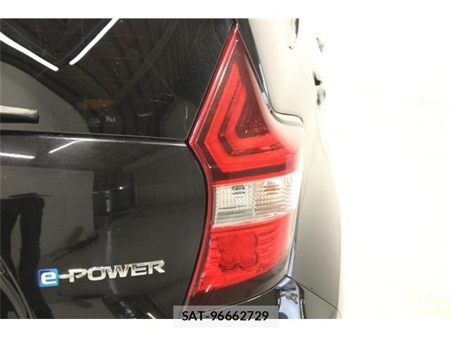 Nissan NOTE 2018-03 6910594-17